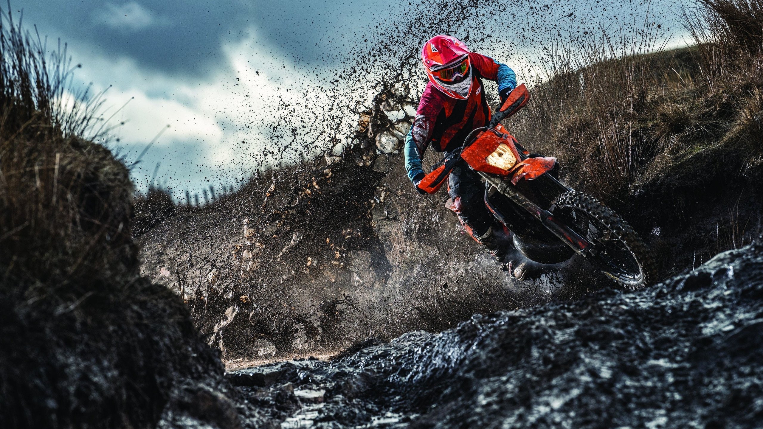 丹麦队遭遇芬兰绝杀,小组晋级形势堪忧,丹麦队芬兰中断