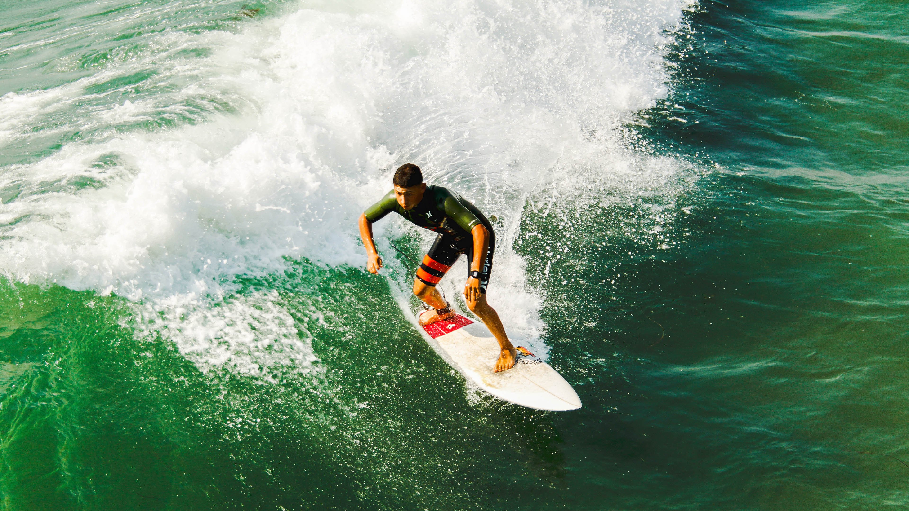 广岛三箭面对强敌,团结一心向前冲,广岛三箭vs东京